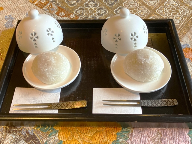 6. お供えにぴったりの個包装お菓子（見た目も上品）